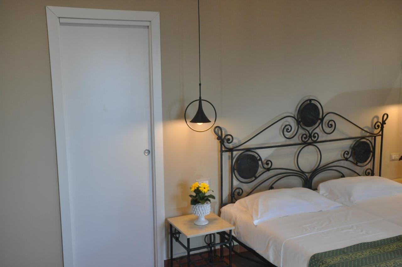 Villa Del Vescovo Cefalù Buitenkant foto